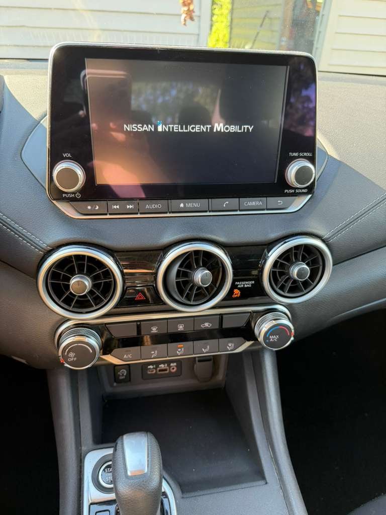2025 Nissan Sentra SV - Photo 9
